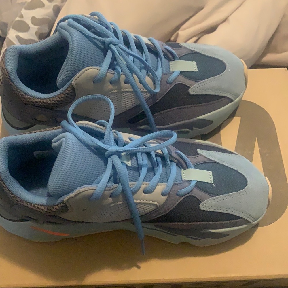 Yeezy boost 700